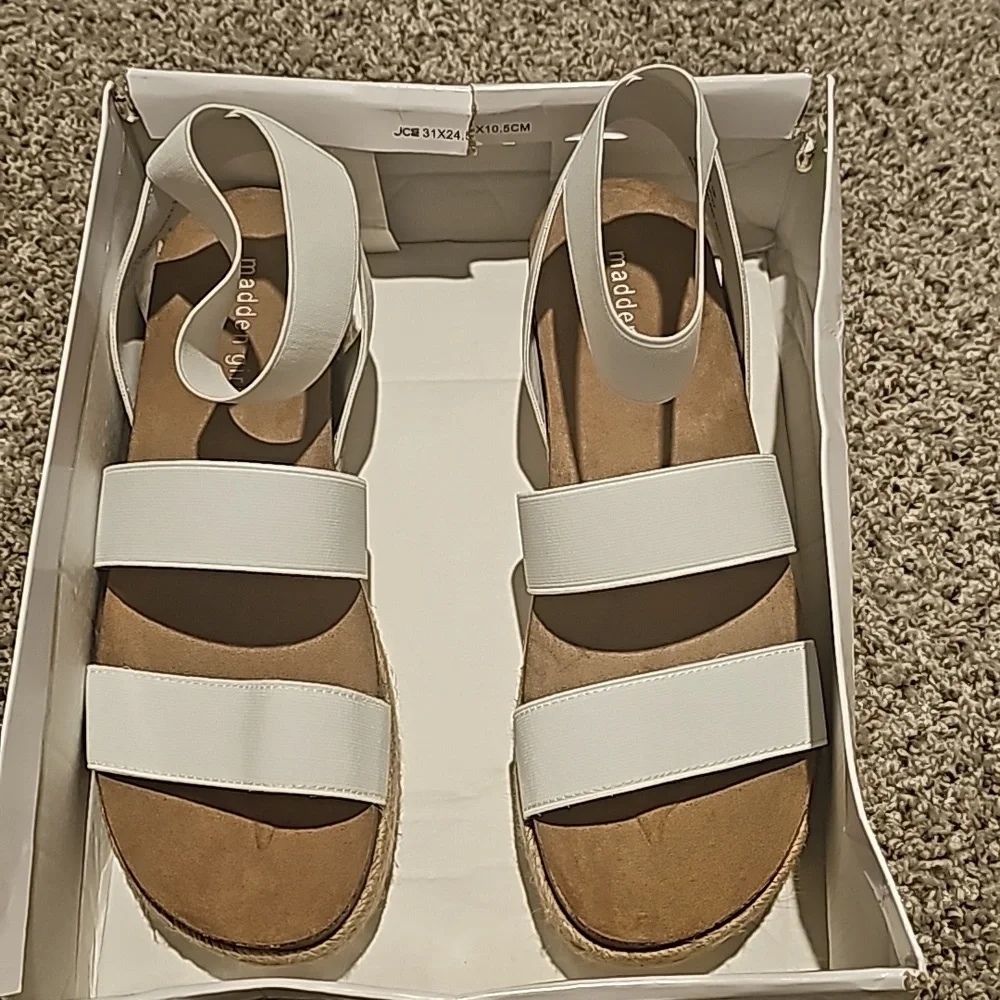 Madden Girl Espadrille Sandal New in Box Size 10 White - Picture 2 of 3